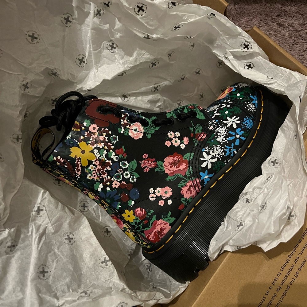 Dr. Martens Sinclair Floral Mashup
